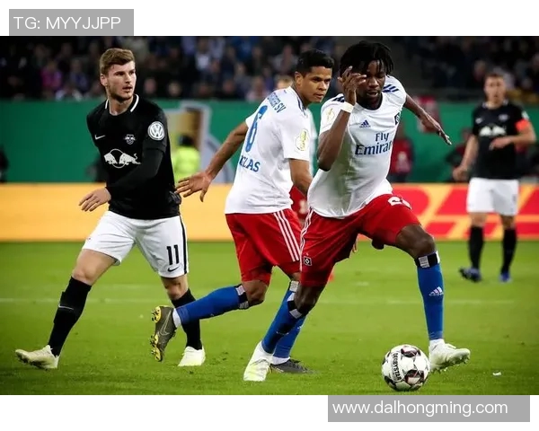 马斯特与阿贾青年队激战正酣谁能在这场较量中脱颖而出