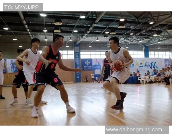 广州篮球队的比赛节奏与战术分析探讨篮球魅力与团队协作的重要性 广州篮球队的比赛节奏与战术分析探讨篮球魅力与团队协作的重要性